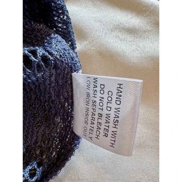 Ladies Medium Black/White Checkered‎ Skull Lace Back Button Up Collared Shirt - Picture 11 of 11